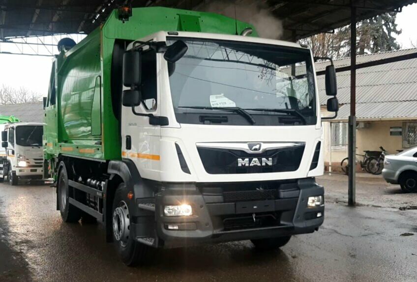 В Пятигорске автопарк регоператора пополнился современными мусоровозами