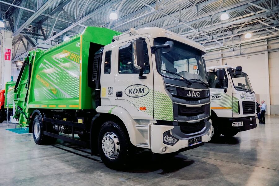 СМ16-03 на шасси JAC N200S признан лучшим мусоровозом страны