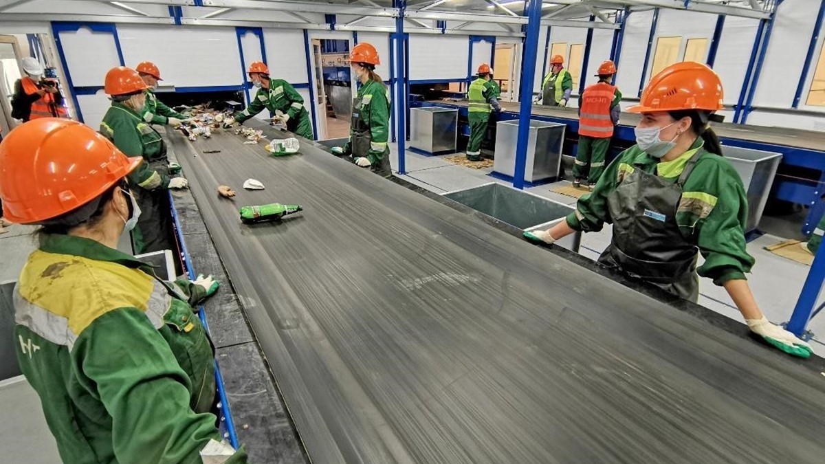 Ассоциация «Чистая страна» поздравляет всех экологов с профессиональным праздником